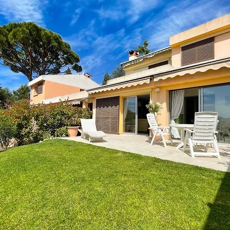 Beautiful 8 Guests - Pool Access In